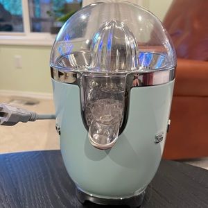 SMEG citrus juicer NEW
